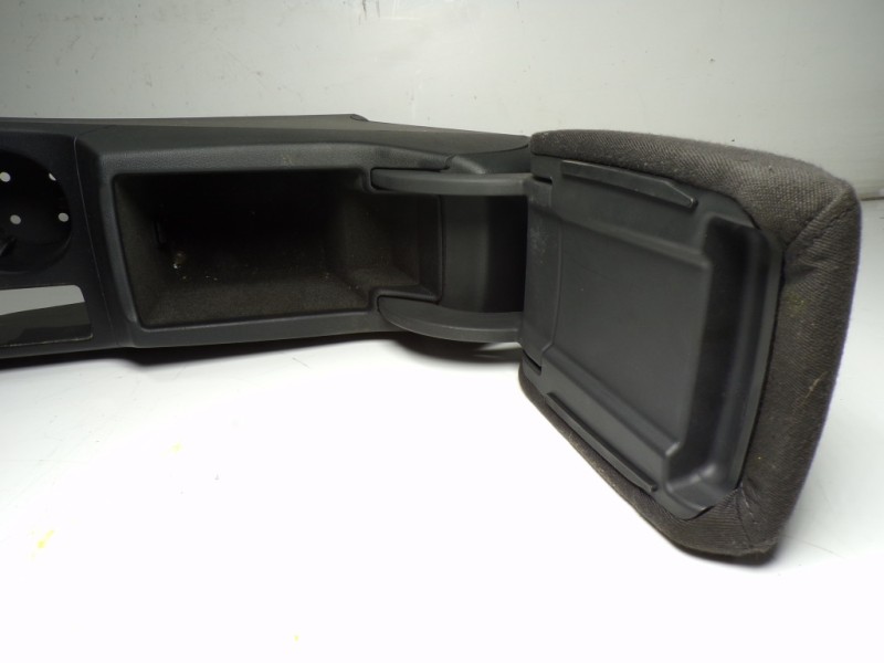 Recambio de apoyabrazos central para audi q3 (8u) 2.0 tdi referencia OEM IAM 8U0864283A6PS 1224078 