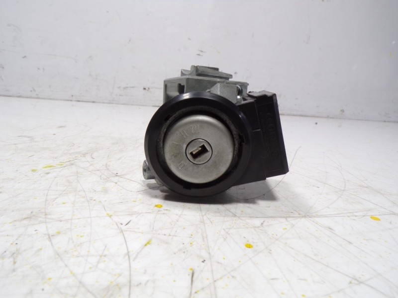 Recambio de antirrobo para ford focus lim. (cb8) 1.6 tdci cat referencia OEM IAM 1681167 6E5T15607CA 