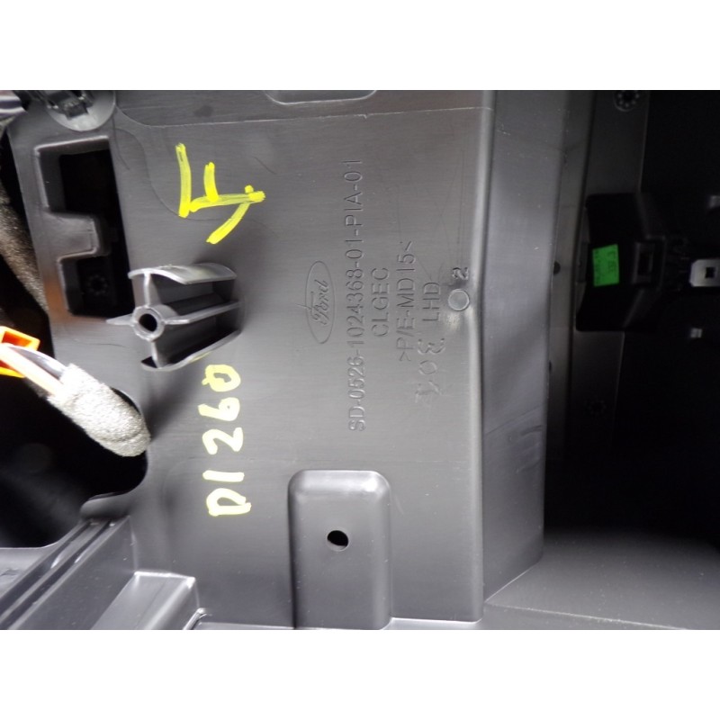 Recambio de apoyabrazos central para ford focus lim. (cb8) 1.6 tdci cat referencia OEM IAM 1835225 BM51A045A06 