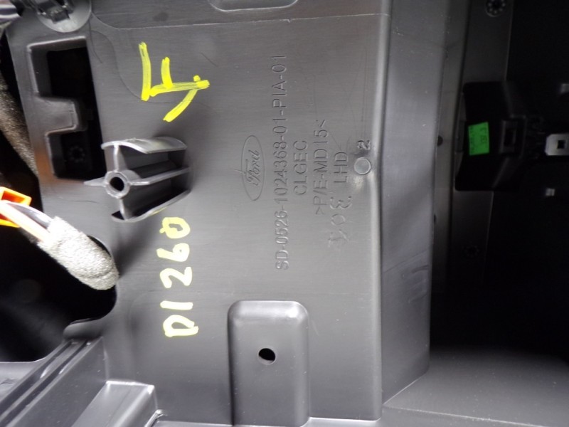 Recambio de apoyabrazos central para ford focus lim. (cb8) 1.6 tdci cat referencia OEM IAM 1835225 BM51A045A06 