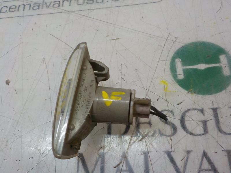 Recambio de piloto lateral derecho para opel insignia berlina edition referencia OEM IAM 13252456  