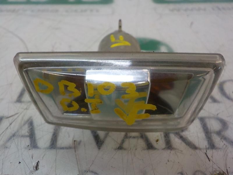 Recambio de piloto lateral izquierdo para opel insignia berlina edition referencia OEM IAM 13252455  