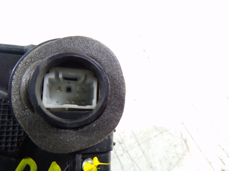 Recambio de cerradura puerta delantera izquierda para toyota prius (nhw20) 1.5 cat referencia OEM IAM 6904047080  