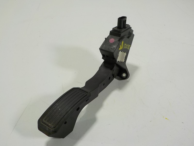 Recambio de potenciometro pedal para toyota verso 1.6 16v cat referencia OEM IAM 7811005040 7811005040 