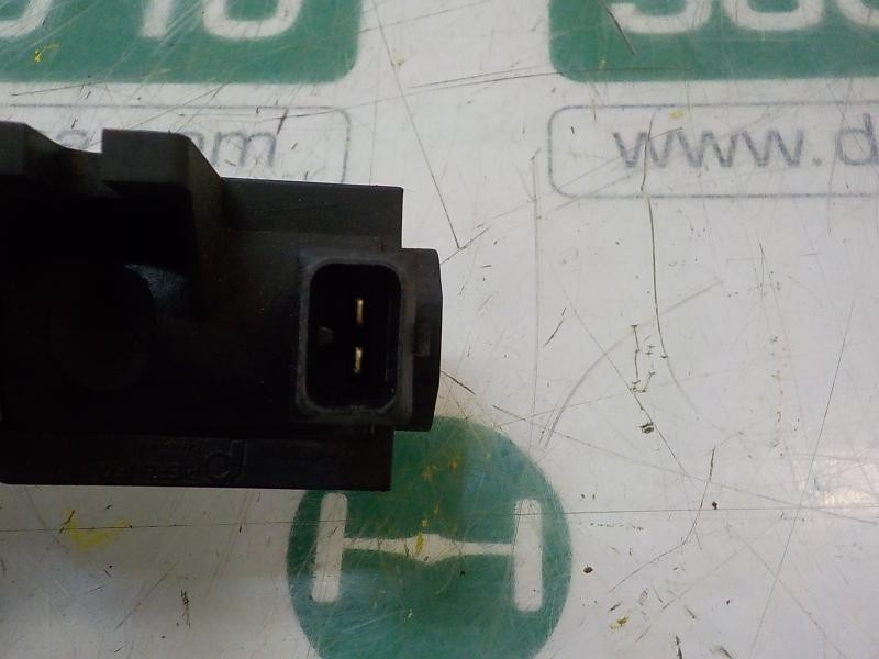 Recambio de valvula aire adicional para opel insignia berlina edition referencia OEM IAM 55575611 55573362 