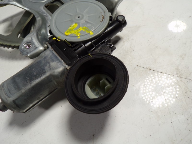 Recambio de elevalunas delantero derecho para toyota prius (nhw20) 1.5 cat referencia OEM IAM 6980152070 8571035180 2621002330