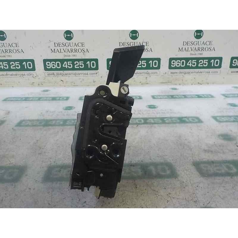 Recambio de cerradura puerta trasera izquierda para skoda yeti 1.2 tsi referencia OEM IAM 5K4839015F 5K4839015F 