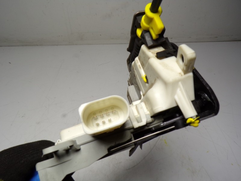 Recambio de cerradura puerta delantera izquierda para audi q3 (8u) 2.0 tdi referencia OEM IAM 8J1837015C 8J1837015C 