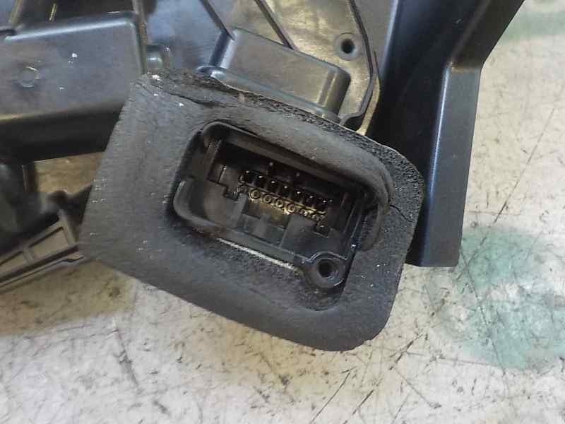 Recambio de cerradura puerta trasera izquierda para skoda yeti 1.2 tsi referencia OEM IAM 5K4839015F 5K4839015F 