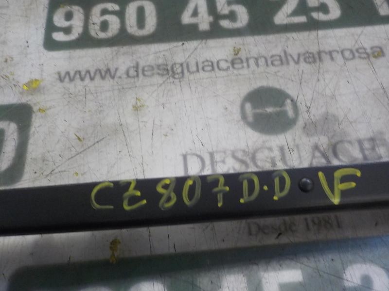 Recambio de brazo limpia delantero derecho para toyota verso 1.6 16v cat referencia OEM IAM 852110F030  
