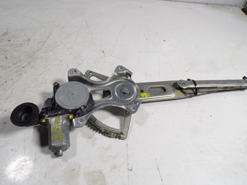 Recambio de elevalunas delantero izquierdo para toyota prius (nhw20) 1.5 cat referencia OEM IAM 8572058010 8571035180 2621002330