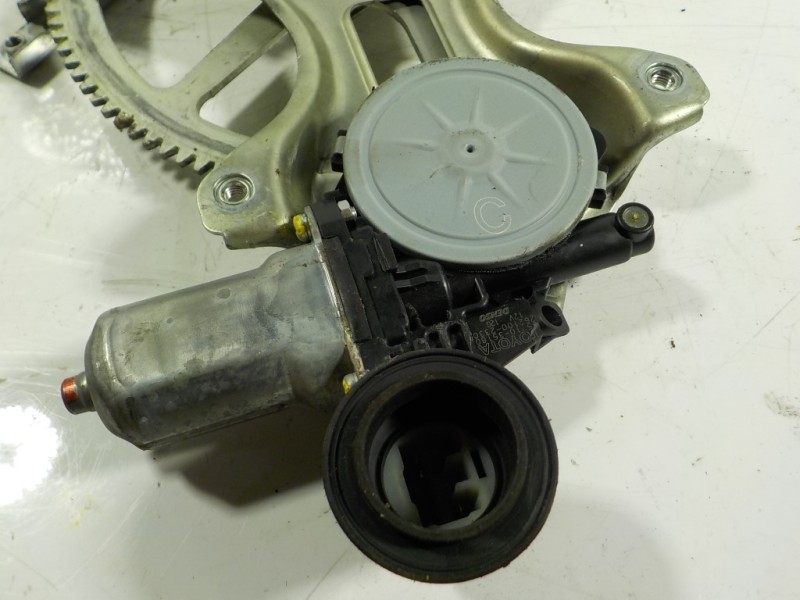 Recambio de elevalunas trasero derecho para toyota prius (nhw20) 1.5 cat referencia OEM IAM 6980152070 5571035180 2621002330