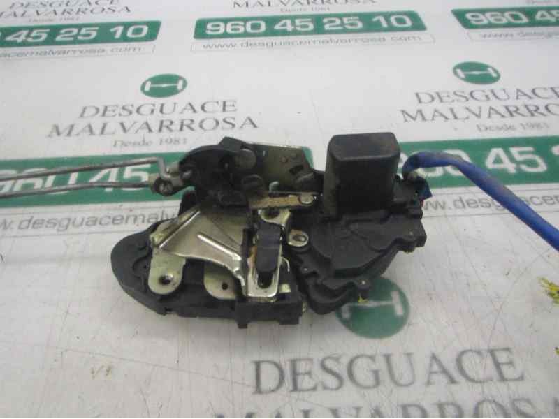 Recambio de cerradura puerta trasera derecha para kia carens 1.8 cat referencia OEM IAM   