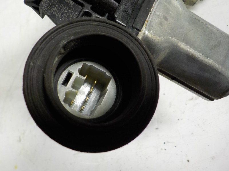 Recambio de elevalunas trasero izquierdo para toyota prius (nhw20) 1.5 cat referencia OEM IAM 6980252070 8572035140 2621002340