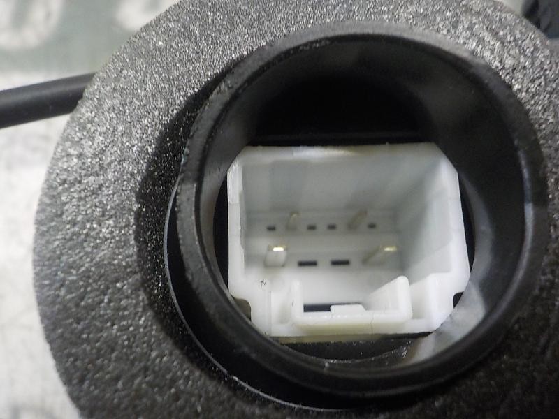 Recambio de cerradura puerta trasera izquierda para toyota verso 1.6 16v cat referencia OEM IAM 690600F031  