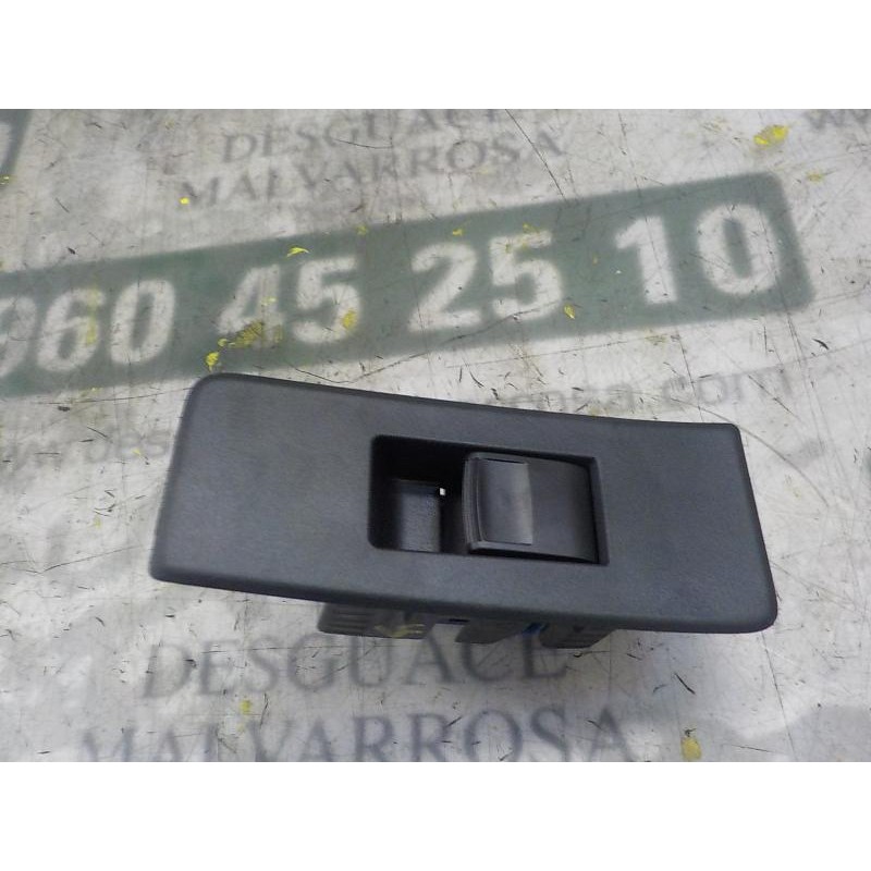 Recambio de mando elevalunas trasero derecho para toyota verso 1.6 16v cat referencia OEM IAM 848100F030  