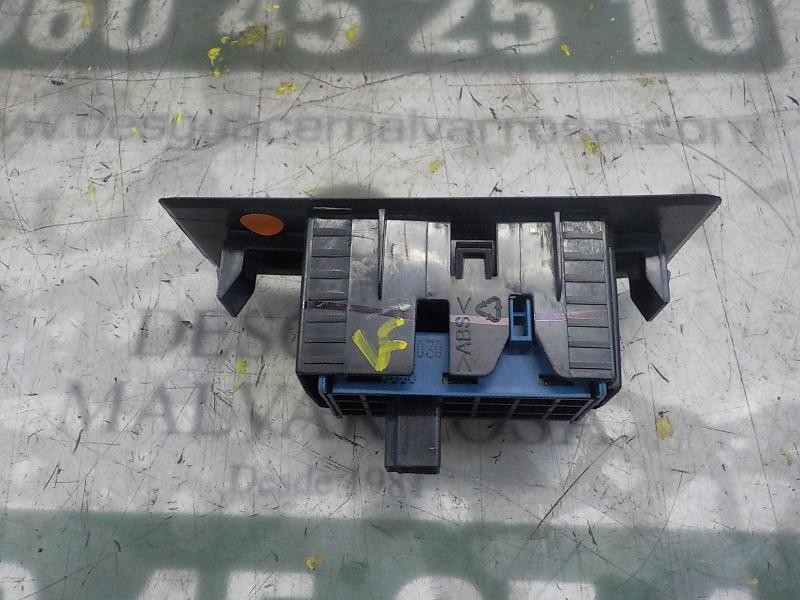 Recambio de mando elevalunas trasero derecho para toyota verso 1.6 16v cat referencia OEM IAM 848100F030  