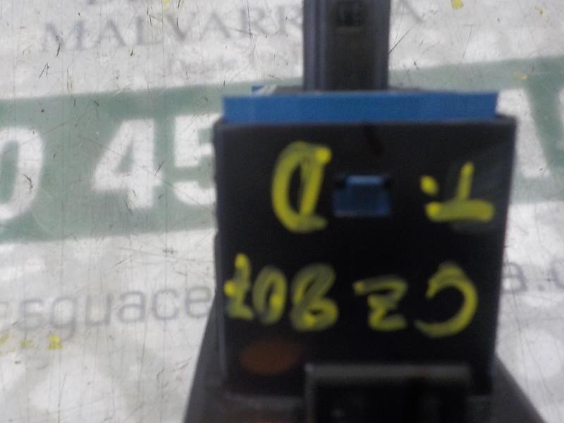 Recambio de mando elevalunas trasero derecho para toyota verso 1.6 16v cat referencia OEM IAM 848100F030  