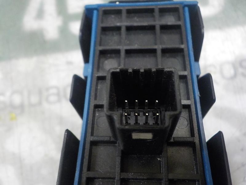 Recambio de mando elevalunas trasero derecho para toyota verso 1.6 16v cat referencia OEM IAM 848100F030  