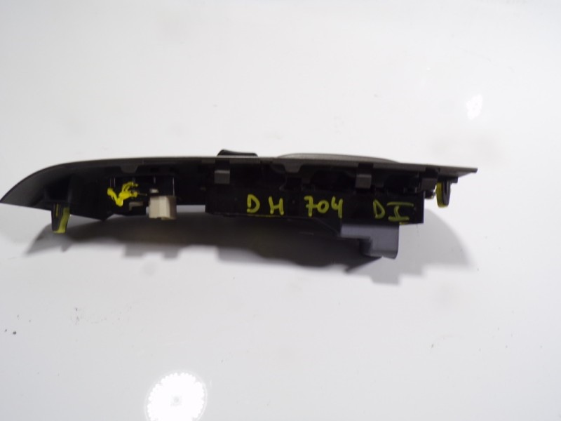 Recambio de mando elevalunas delantero izquierdo para toyota prius (nhw20) 1.5 cat referencia OEM IAM 8482047050  