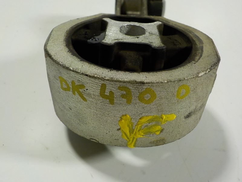 Recambio de soporte cambio para renault trafic furgón 1.6 dci diesel energy referencia OEM IAM 8200404271  