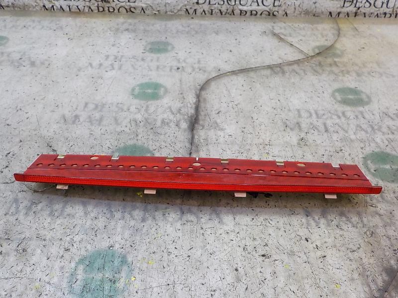 Recambio de piloto trasero central para audi a8 (4e2) 4.2 v8 40v referencia OEM IAM 4E0945097  