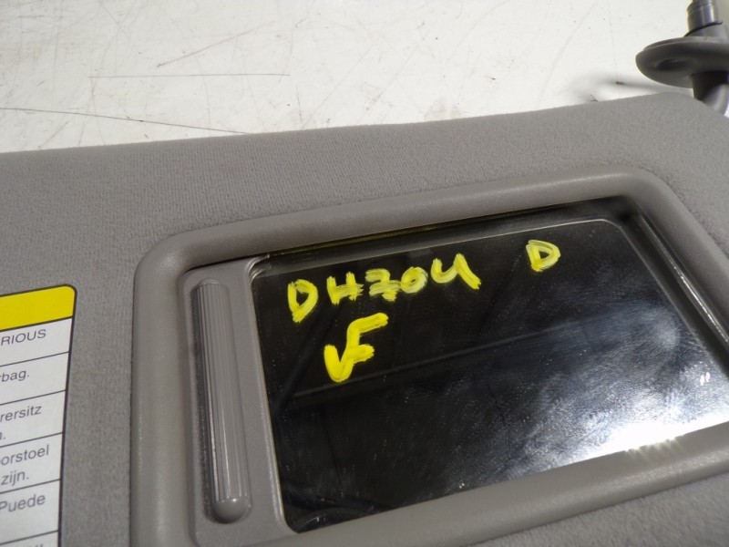 Recambio de parasol derecho para toyota prius (nhw20) 1.5 cat referencia OEM IAM 7431047133B4  