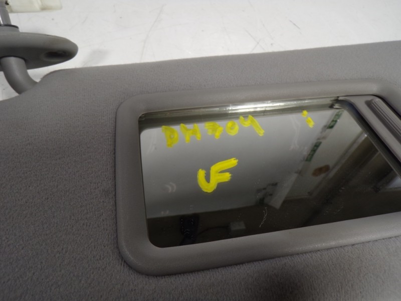 Recambio de parasol izquierdo para toyota prius (nhw20) 1.5 cat referencia OEM IAM 7432047123B4  