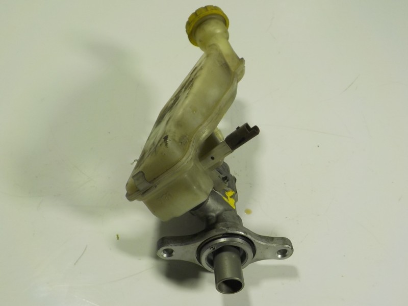 Recambio de bomba freno para peugeot 207 cc 1.6 16v referencia OEM IAM 4601R8  