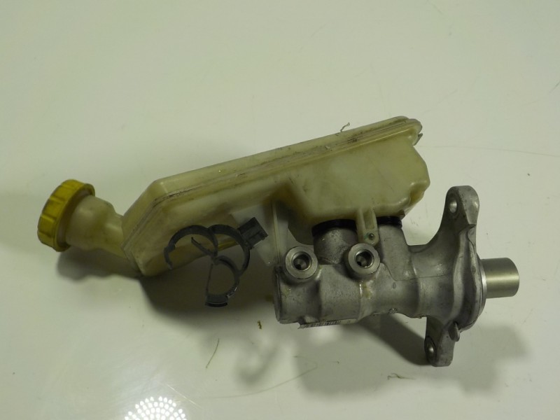 Recambio de bomba freno para peugeot 207 cc 1.6 16v referencia OEM IAM 4601R8  