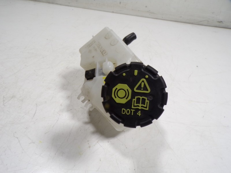 Recambio de bomba freno para renault clio v 1.5 blue dci diesel fap referencia OEM IAM  460912995R 