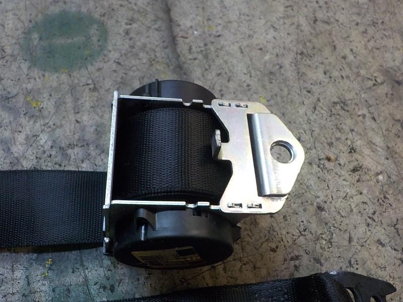 Recambio de cinturon seguridad trasero central para bmw serie 3 berlina (e90) 320d referencia OEM IAM 72119138234  