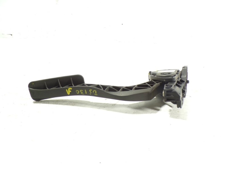 Recambio de potenciometro pedal para land rover discovery 4 tdv6 se referencia OEM IAM LR013580 AH229F836AA 6PV009698