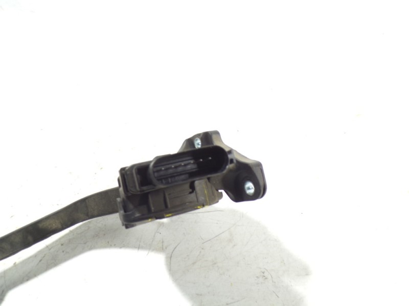 Recambio de potenciometro pedal para land rover discovery 4 tdv6 se referencia OEM IAM LR013580 AH229F836AA 6PV009698