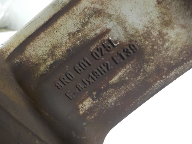 Recambio de llanta para audi q5 (fyb) 2.0 16v tdi referencia OEM IAM  8R0601025L 