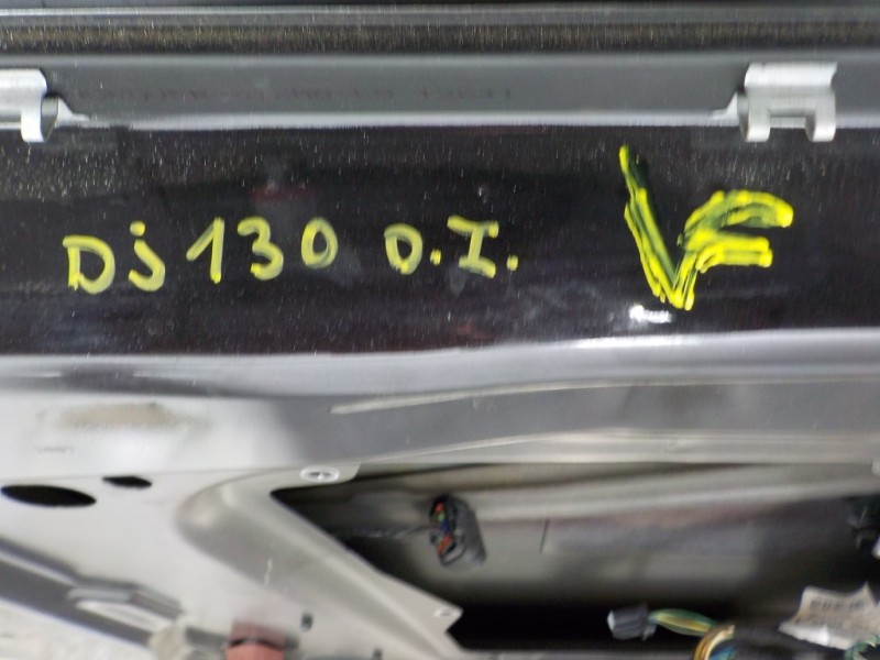 Recambio de puerta delantera izquierda para land rover discovery 4 tdv6 se referencia OEM IAM LR016463  