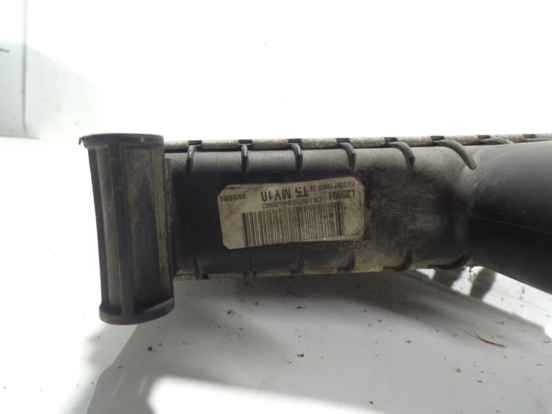 Recambio de radiador agua para land rover discovery 4 tdv6 se referencia OEM IAM LR015561 L25951 L25951