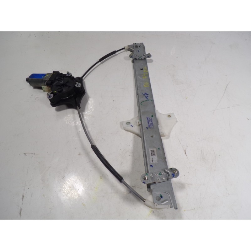 Recambio de elevalunas delantero derecho para hyundai i10 1.0 cat referencia OEM IAM 82404B4110 82460B4000 00S1W2026