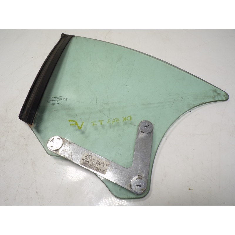 Recambio de cristal puerta trasero izquierdo para peugeot 207 cc 1.6 16v referencia OEM IAM 9203HC  