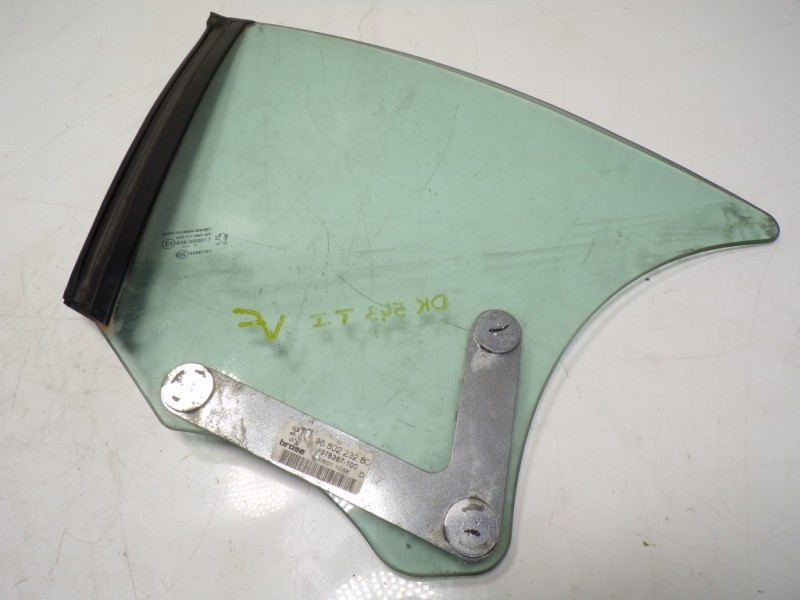 Recambio de cristal puerta trasero izquierdo para peugeot 207 cc 1.6 16v referencia OEM IAM 9203HC  