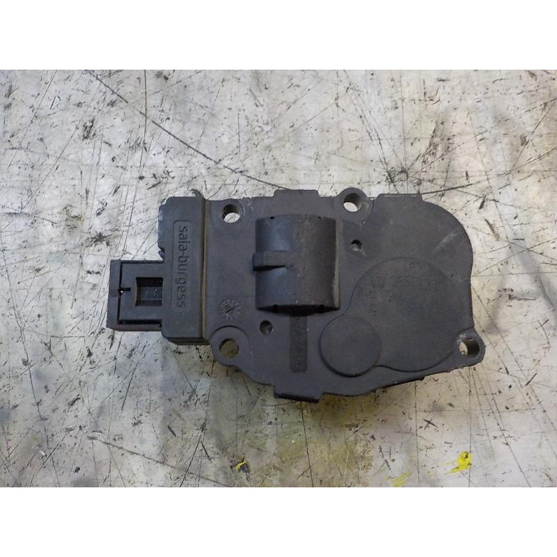 Recambio de motor apertura trampillas climatizador para bmw serie 3 berlina (e90) 320d referencia OEM IAM 64119321034  