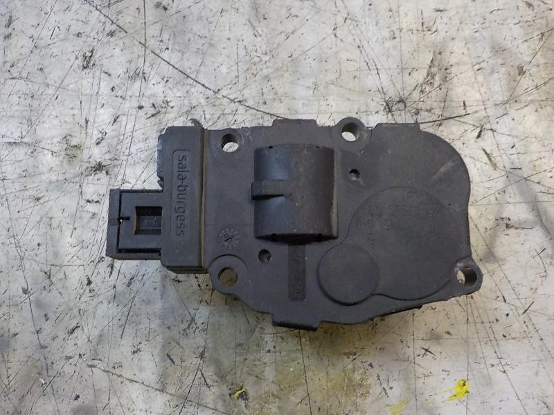 Recambio de motor apertura trampillas climatizador para bmw serie 3 berlina (e90) 320d referencia OEM IAM 64119321034  