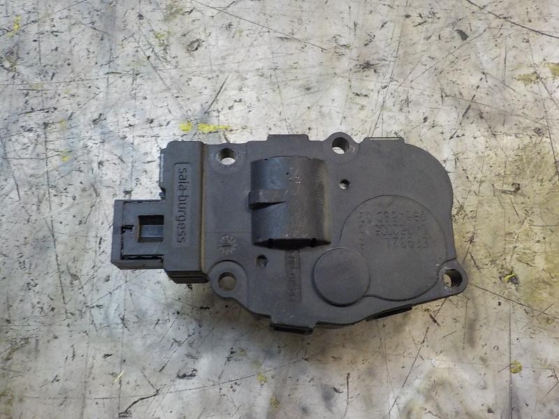 Recambio de motor apertura trampillas climatizador para bmw serie 3 berlina (e90) 320d referencia OEM IAM 64119321034  