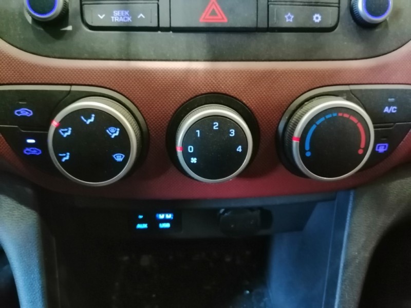 Recambio de mando calefaccion / aire acondicionado para hyundai i10 1.0 cat referencia OEM IAM 97250B9AA0PGB 97250B9AA0 