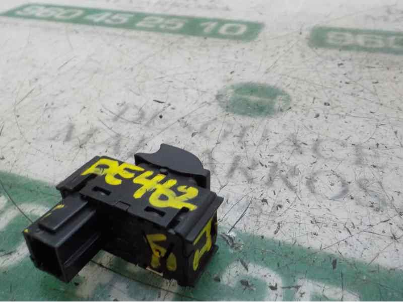 Recambio de mando elevalunas trasero izquierdo para citroën c3 1.6 16v hdi referencia OEM IAM 98012514XT  