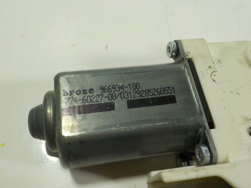 Recambio de motor elevalunas trasero izquierdo para audi a5 sportback (8t) 3.0 v6 24v tdi referencia OEM IAM 8T0959802A 8K095980