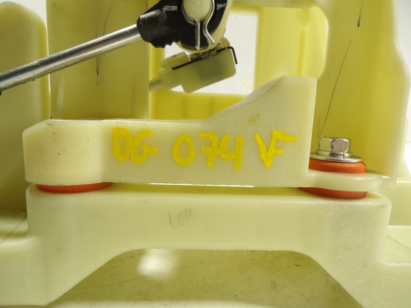 Recambio de palanca cambio para hyundai i10 1.0 cat referencia OEM IAM 43700B40204X  