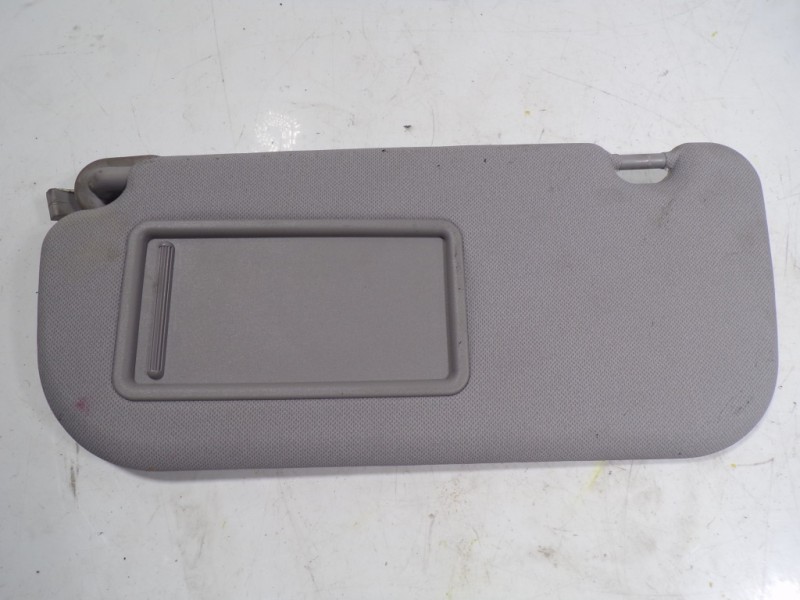 Recambio de parasol izquierdo para hyundai i10 1.0 cat referencia OEM IAM 85210B9100TXB  