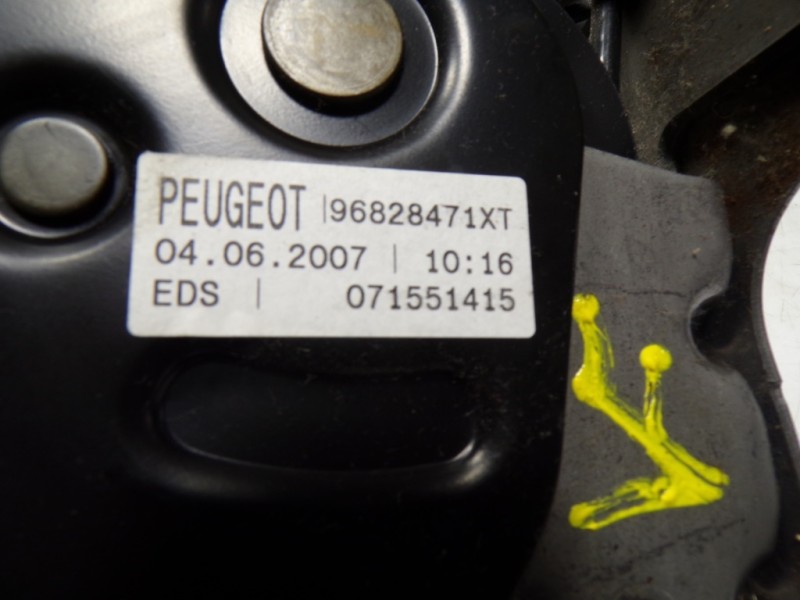 Recambio de palanca freno de mano para peugeot 207 cc 1.6 16v referencia OEM IAM 4701C4 96828471XT 071551415