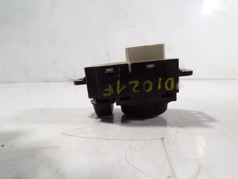 Recambio de mando retrovisor para kia cee´d 1.4 crdi cat referencia OEM IAM 93530A2050WK  